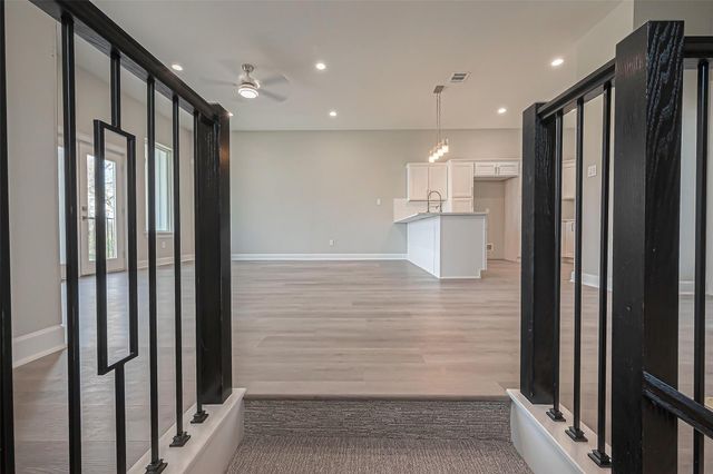 4748 Mallow Street E, Houston, TX 77033
