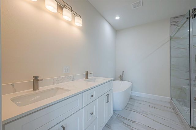 4748 Mallow Street E, Houston, TX 77033