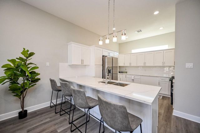 4748 Mallow Street E, Houston, TX 77033
