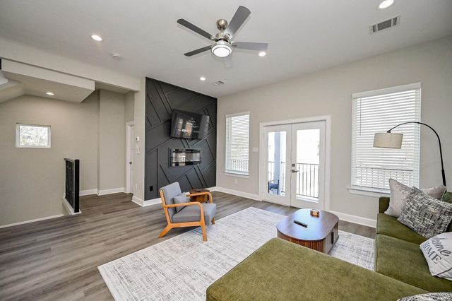 4748 Mallow Street E, Houston, TX 77033