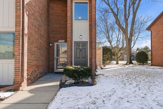 33667 Pondview Circle 151, Livonia City, MI 48152