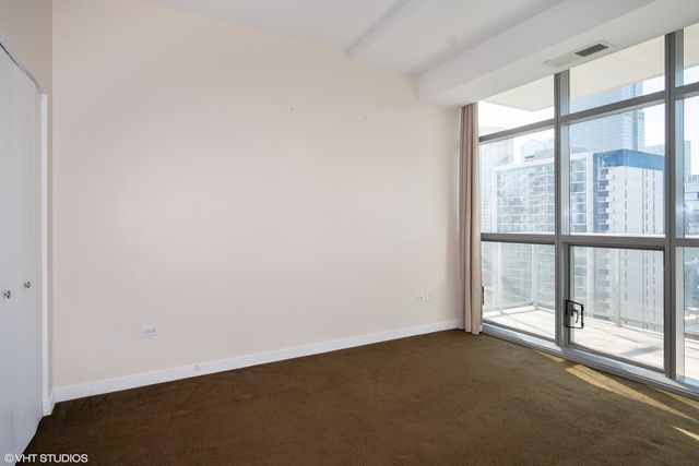 303 W Ohio Street 2004, Chicago, IL 60654