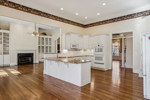 9067 Fallswood Ln, Brentwood, TN 37027