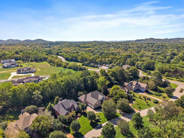 9067 Fallswood Ln, Brentwood, TN 37027