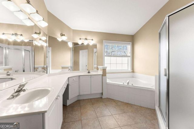 1000 Island Bluff Lane, Buford, GA 30518