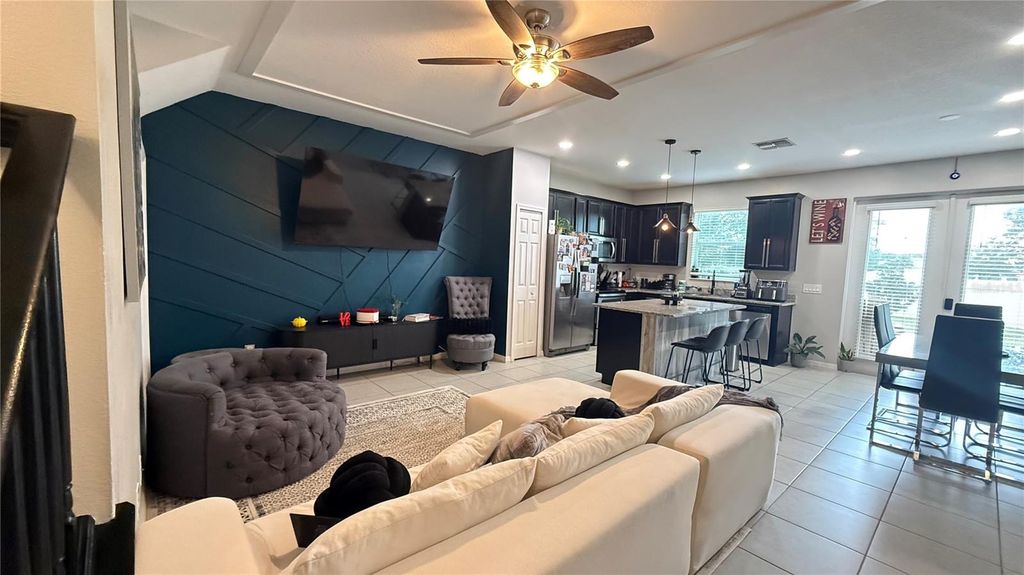 Image 6 of property listing at 2384 SEDGE GRASS WAY, Orlando, FL 32824