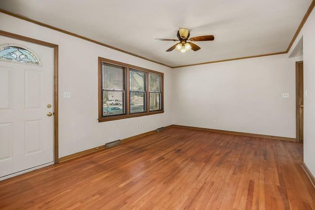 5545 N Woodland Avenue, Kansas City, MO 64118