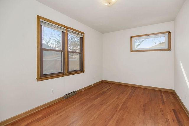 5545 N Woodland Avenue, Kansas City, MO 64118