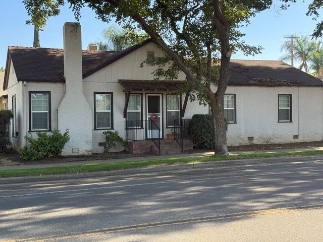 326 N 4th St, Patterson, CA 95363