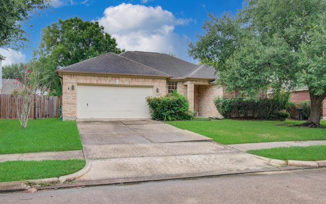 7107 Trimstone Drive, Pasadena, TX 77505