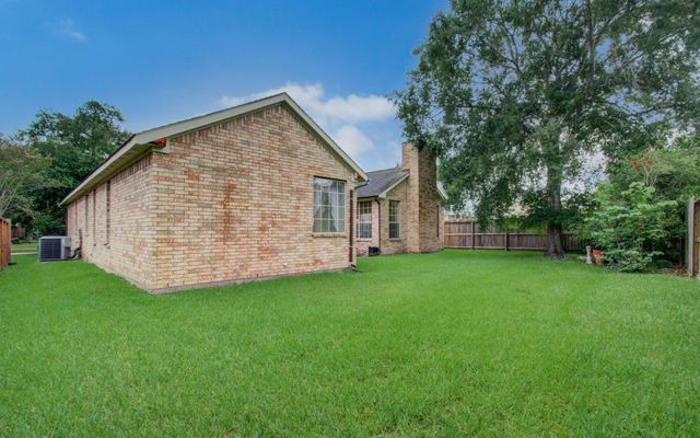 7107 Trimstone Drive, Pasadena, TX 77505