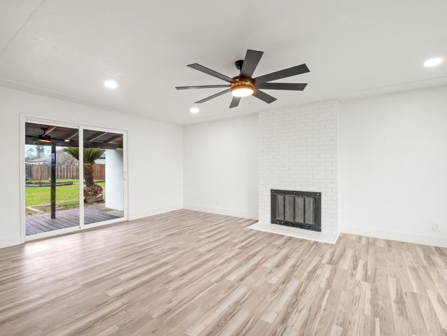 568 E San Ramon Avenue, Fresno, CA 93710