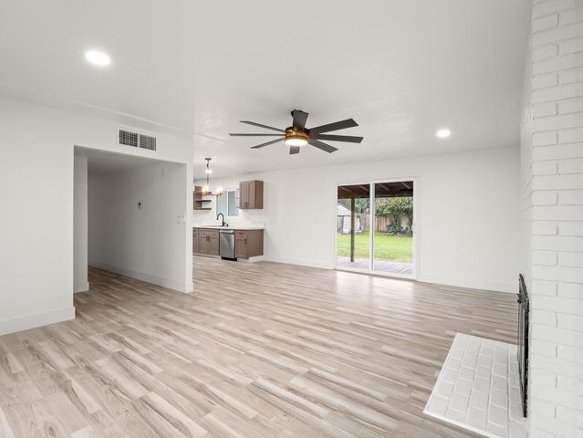 568 E San Ramon Avenue, Fresno, CA 93710