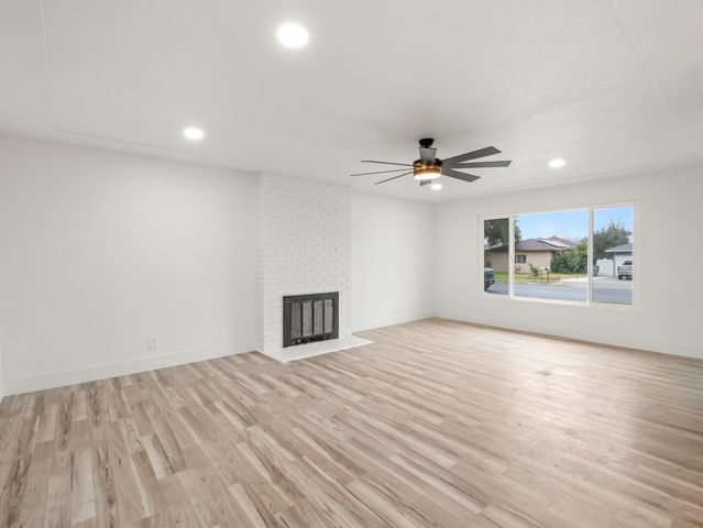 568 E San Ramon Avenue, Fresno, CA 93710