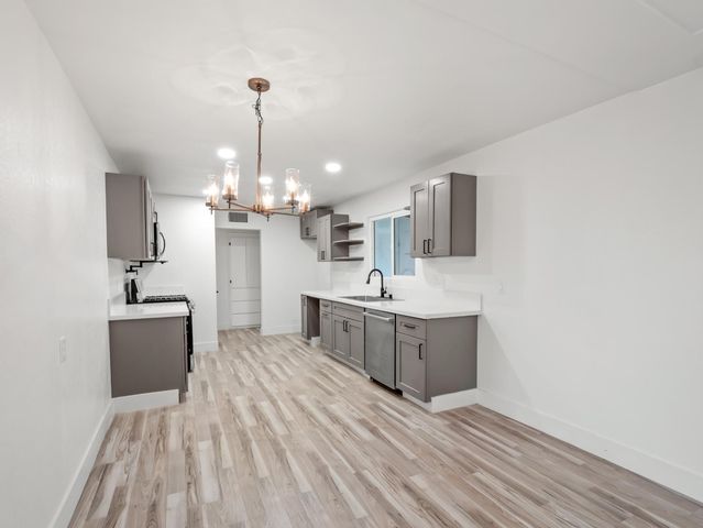 568 E San Ramon Avenue, Fresno, CA 93710