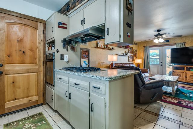 37 Regents Park, Bedford, TX 76022