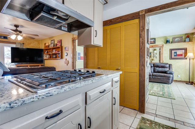 37 Regents Park, Bedford, TX 76022