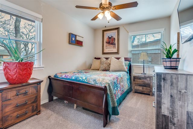 37 Regents Park, Bedford, TX 76022