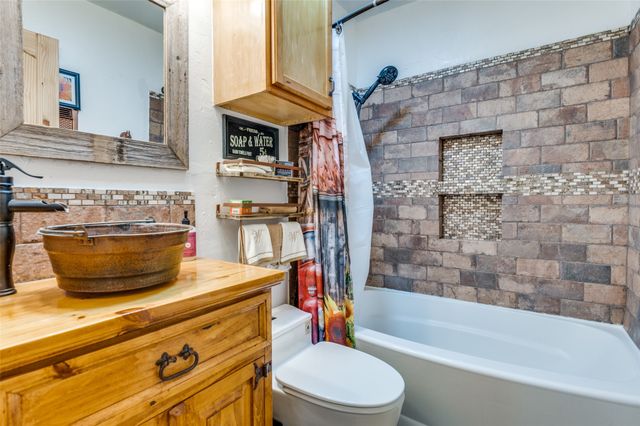 37 Regents Park, Bedford, TX 76022