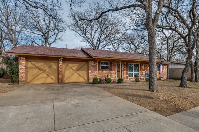 37 Regents Park, Bedford, TX 76022
