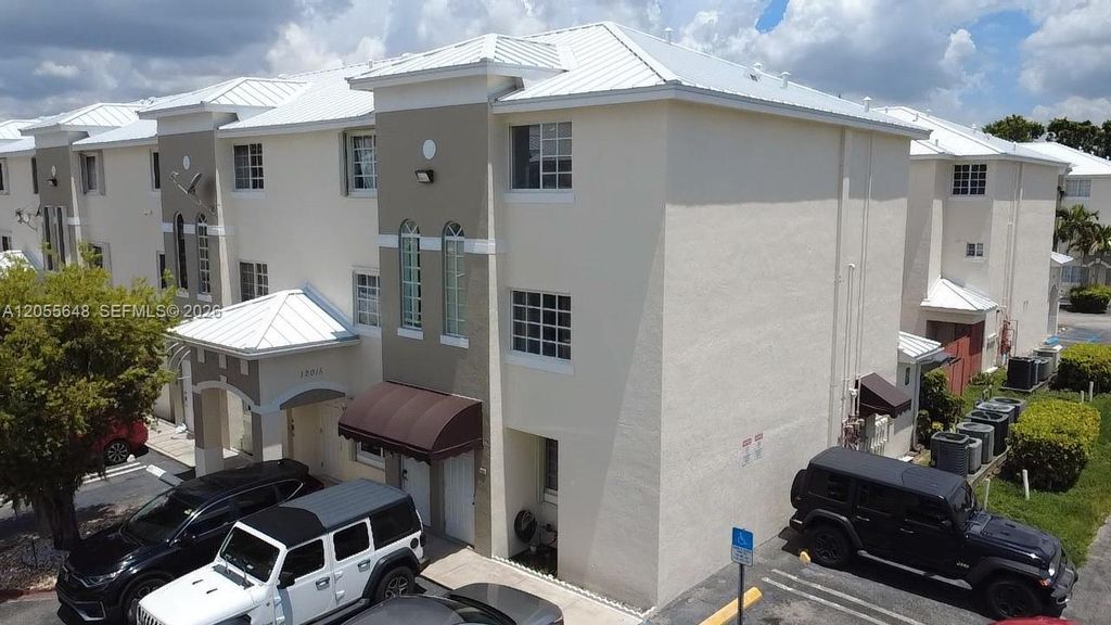 12015 SW 14 Street 301C, Miami, FL 33184