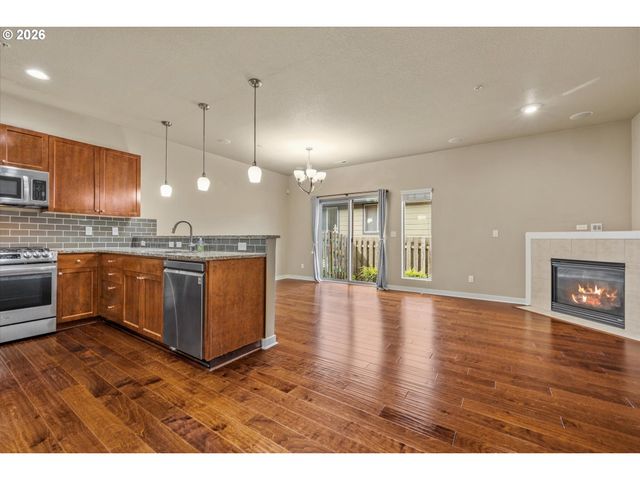 11275 Se AQUILA St, Happy Valley, OR 97086