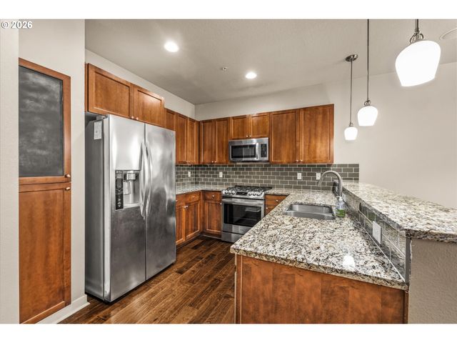 11275 Se AQUILA St, Happy Valley, OR 97086