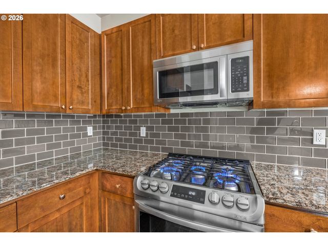 11275 Se AQUILA St, Happy Valley, OR 97086