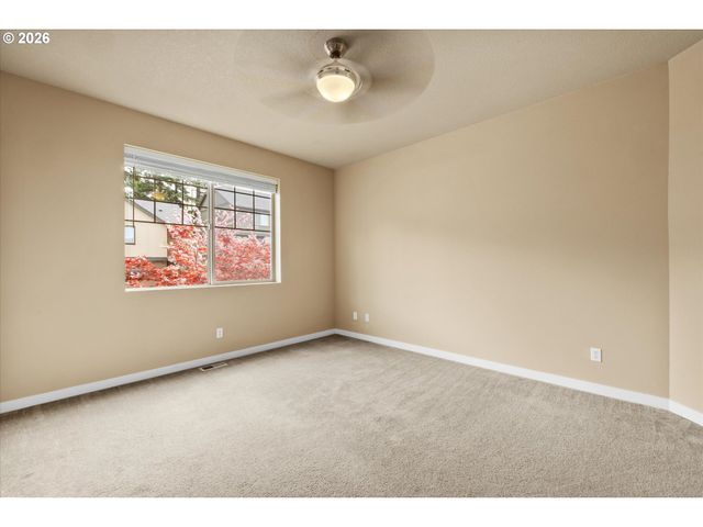 11275 Se AQUILA St, Happy Valley, OR 97086