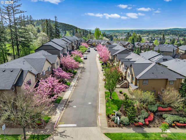 11275 Se AQUILA St, Happy Valley, OR 97086