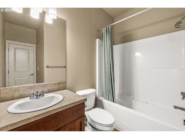 11275 Se AQUILA St, Happy Valley, OR 97086