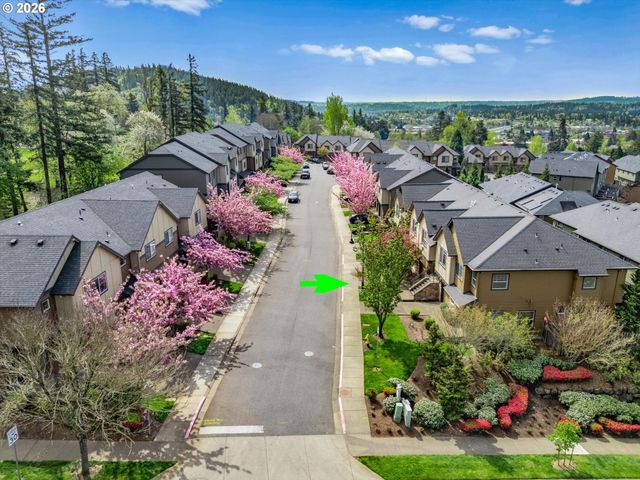 11275 Se AQUILA St, Happy Valley, OR 97086