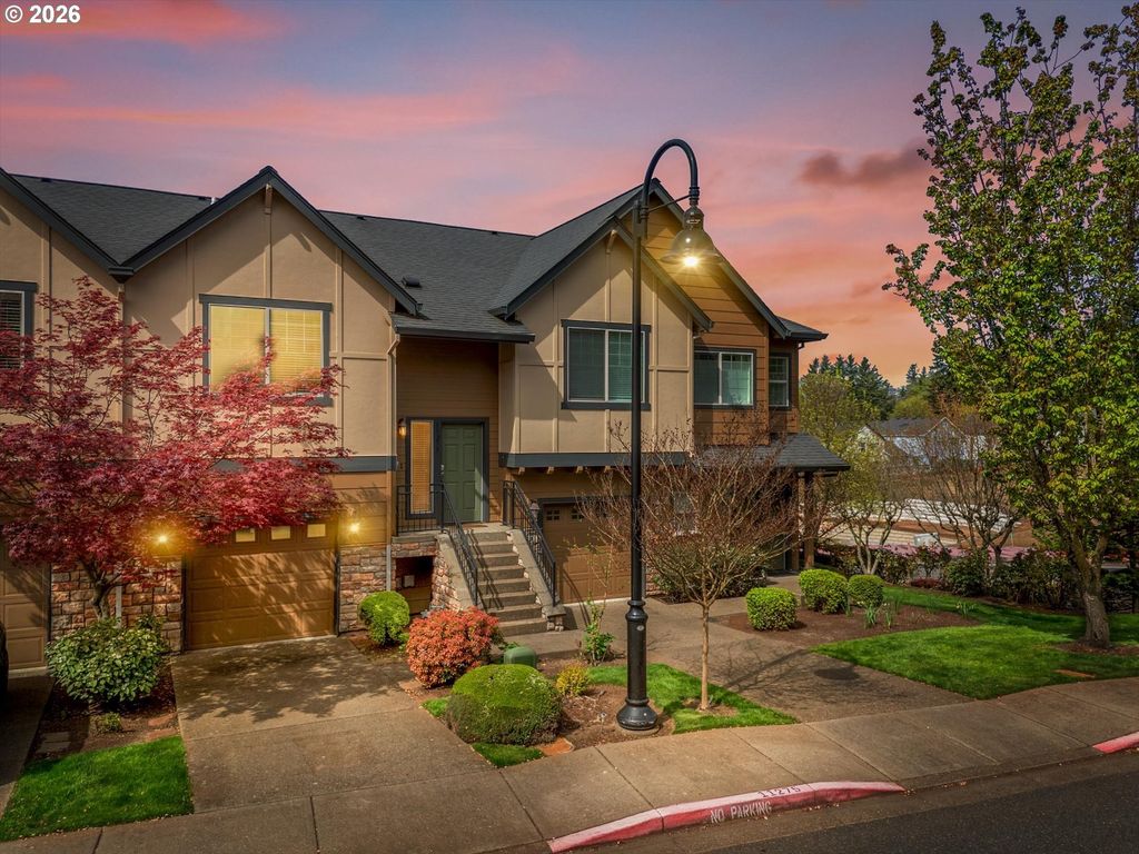 11275 Se AQUILA St, Happy Valley, OR 97086