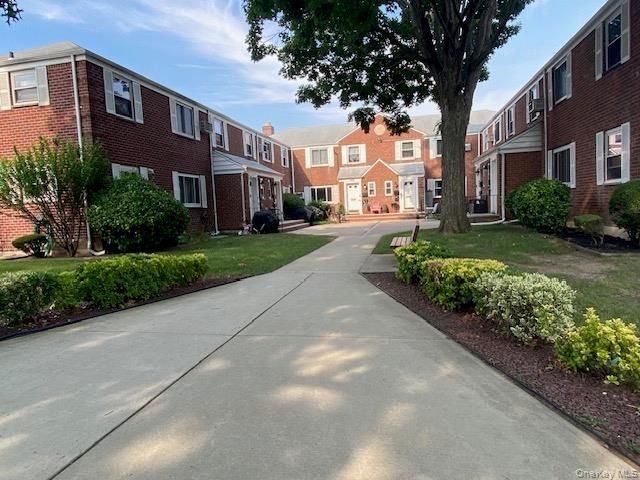 72-59 Little Neck Parkway H-1, Glen Oaks, NY 11004