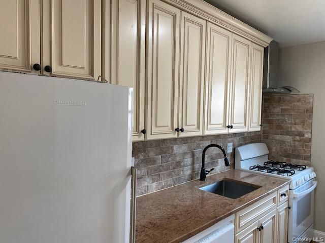 72-59 Little Neck Parkway H-1, Glen Oaks, NY 11004