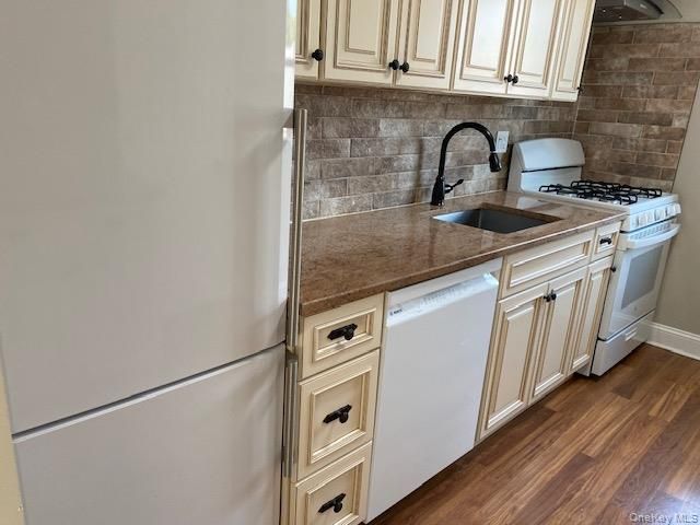 72-59 Little Neck Parkway H-1, Glen Oaks, NY 11004