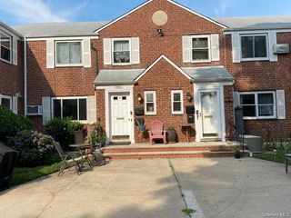 72-59 Little Neck Parkway H-1, Glen Oaks, NY 11004