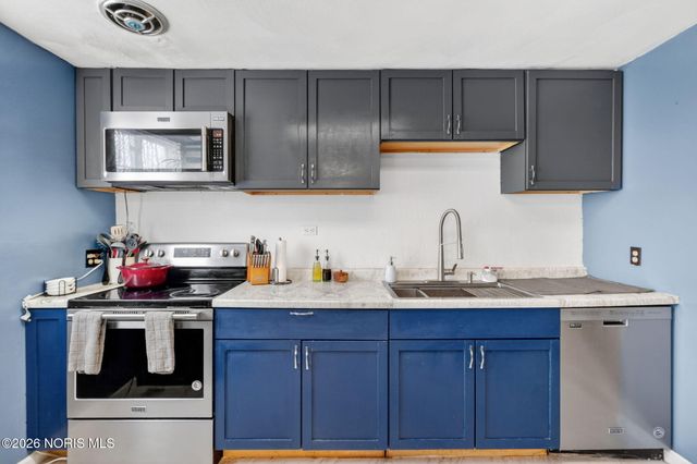 1945 Grimes Golden Drive, Toledo, OH 43611