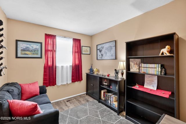 1945 Grimes Golden Drive, Toledo, OH 43611