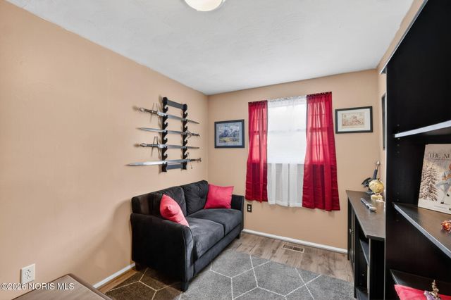 1945 Grimes Golden Drive, Toledo, OH 43611