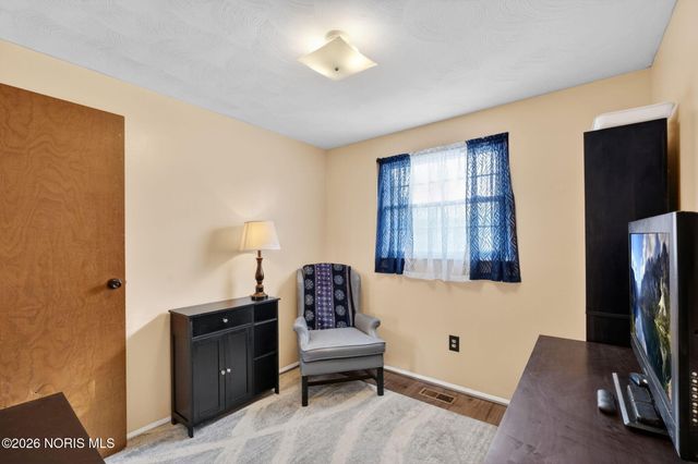 1945 Grimes Golden Drive, Toledo, OH 43611