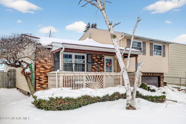 1945 Grimes Golden Drive, Toledo, OH 43611