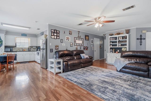 3007 Brook Drive, Huntsville, TX 77340