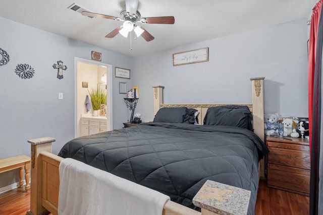 3007 Brook Drive, Huntsville, TX 77340