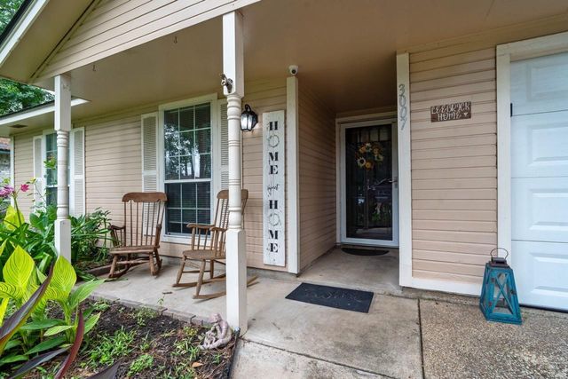 3007 Brook Drive, Huntsville, TX 77340