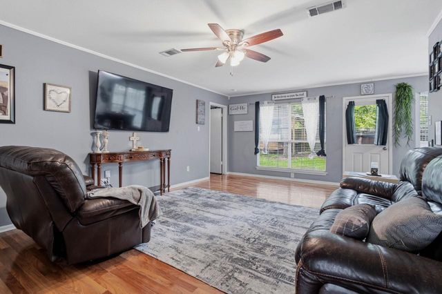 3007 Brook Drive, Huntsville, TX 77340