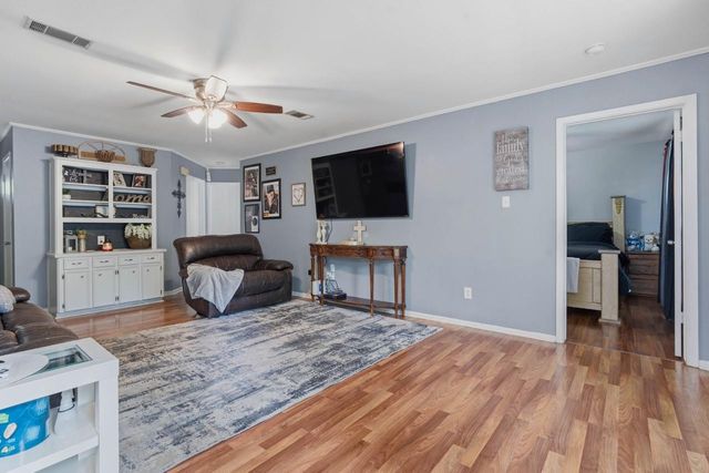 3007 Brook Drive, Huntsville, TX 77340