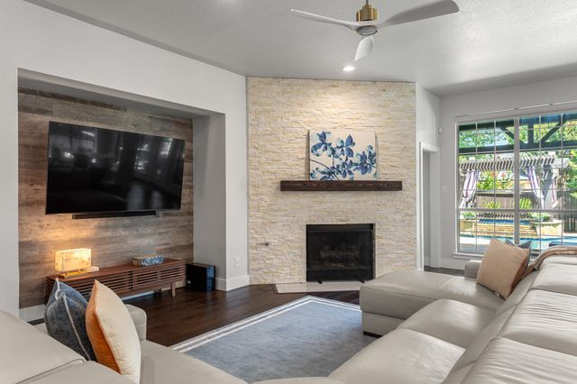 8160 Holliday Road, Lantana, TX 76226