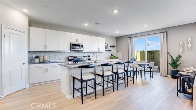 17533 Crabtree Meadows, Hesperia, CA 92345