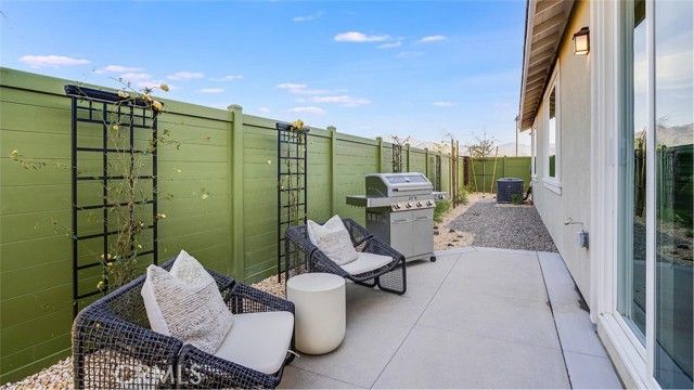 17533 Crabtree Meadows, Hesperia, CA 92345